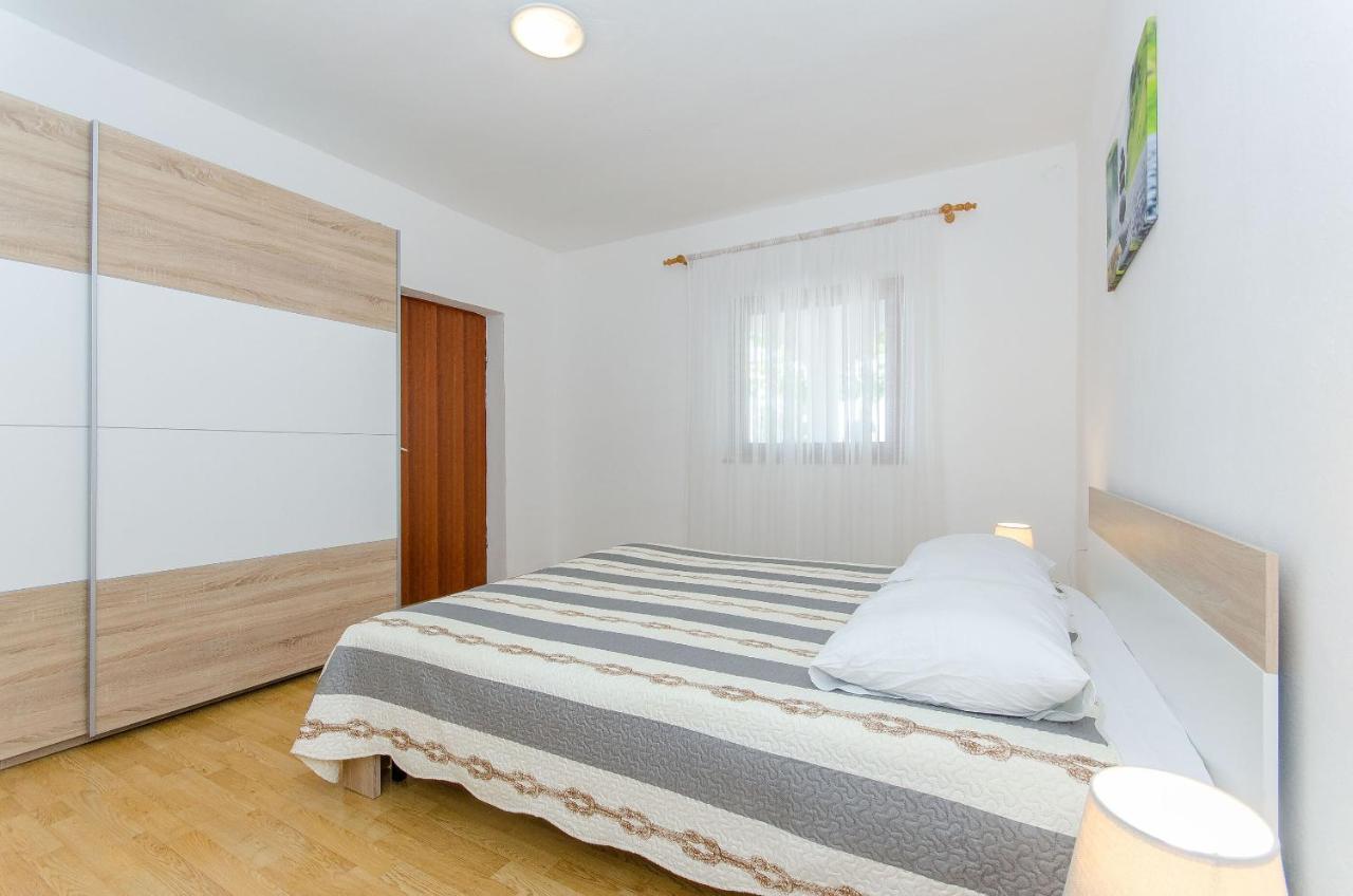 Apartments Goran Vir Exterior photo