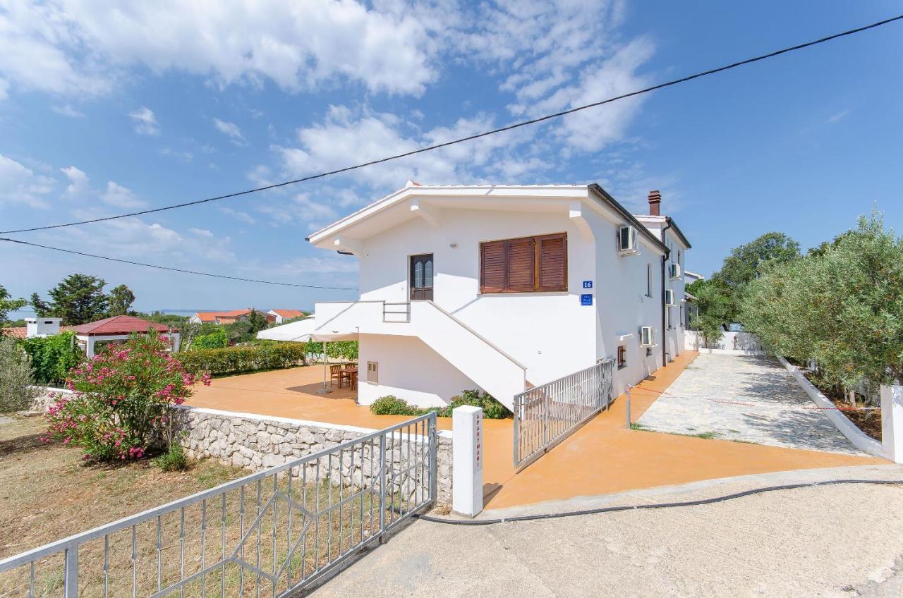 Apartments Goran Vir Exterior photo