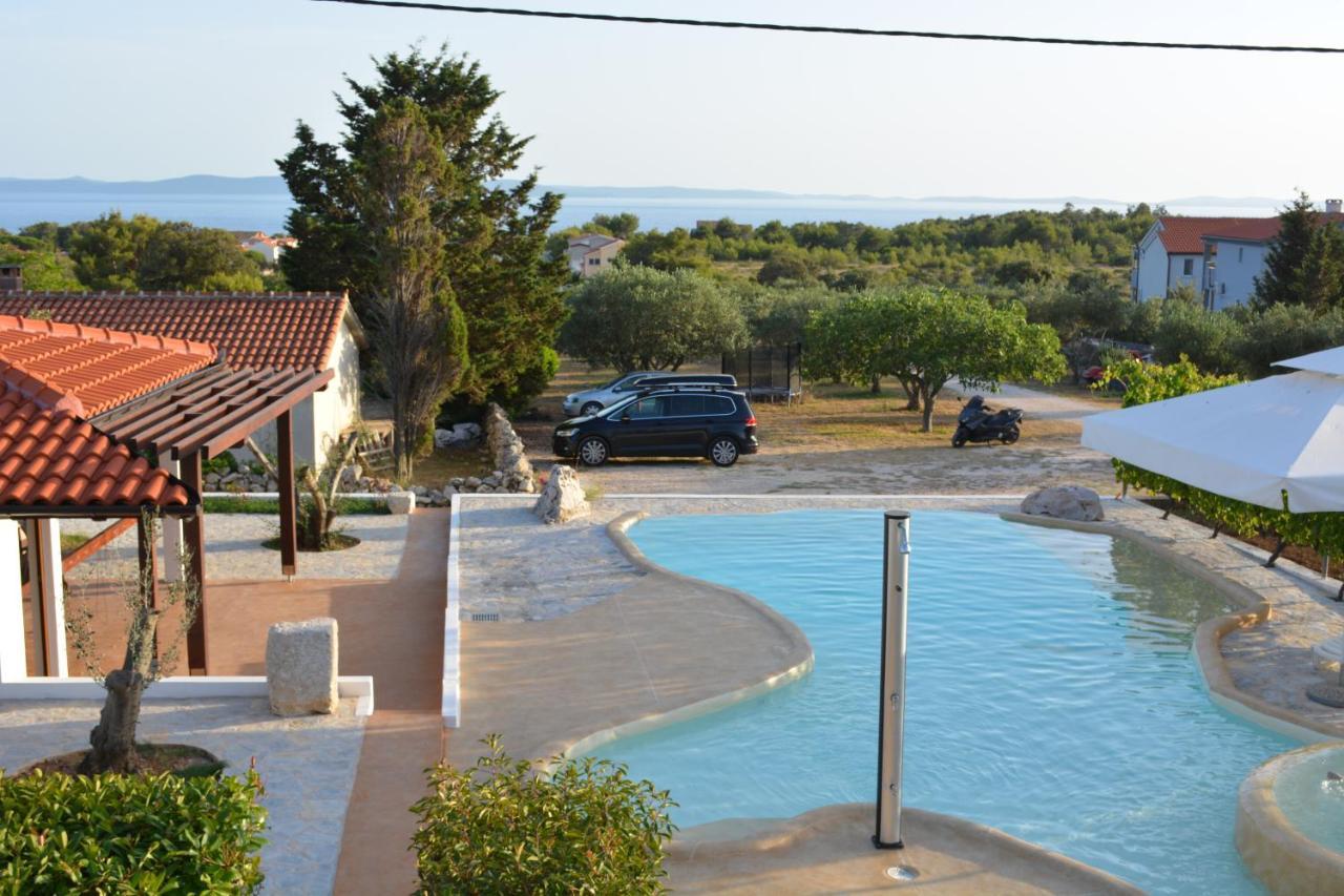 Apartments Goran Vir Exterior photo