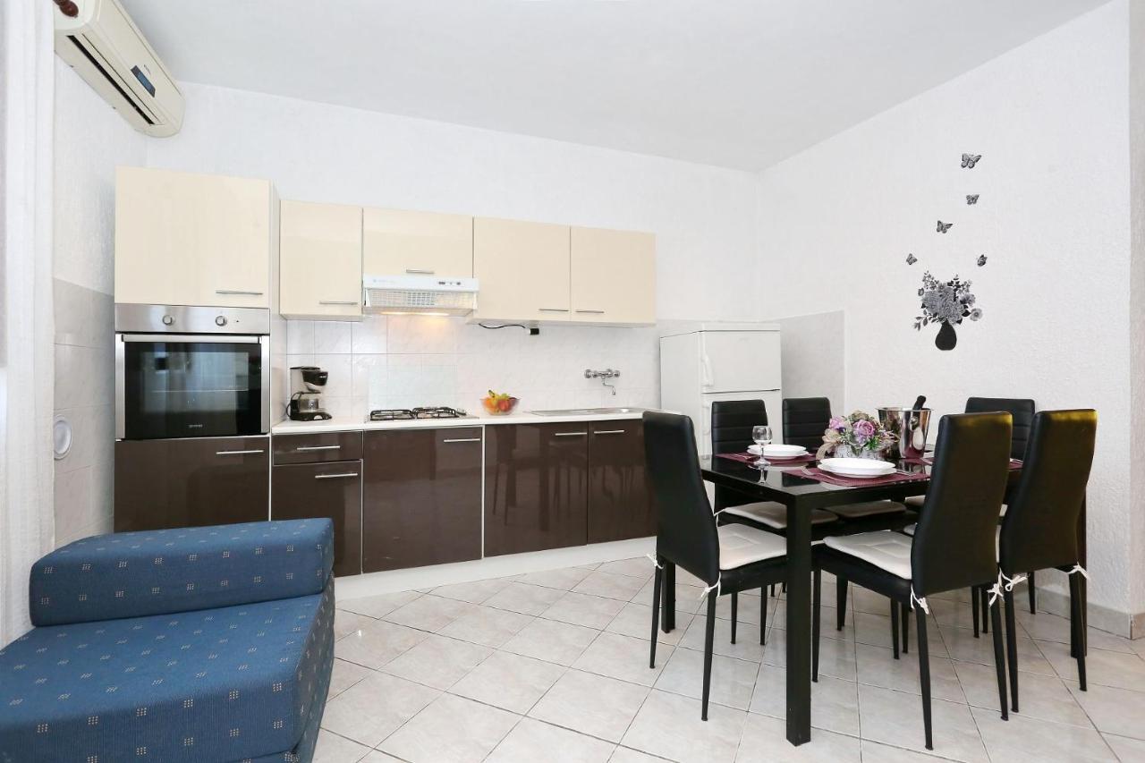 Apartments Goran Vir Exterior photo